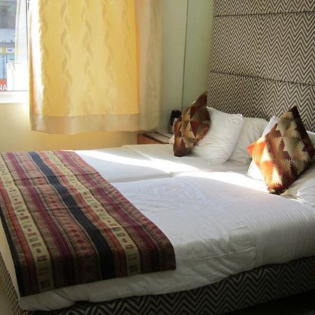 Empire Hotel Bombay Habitación foto